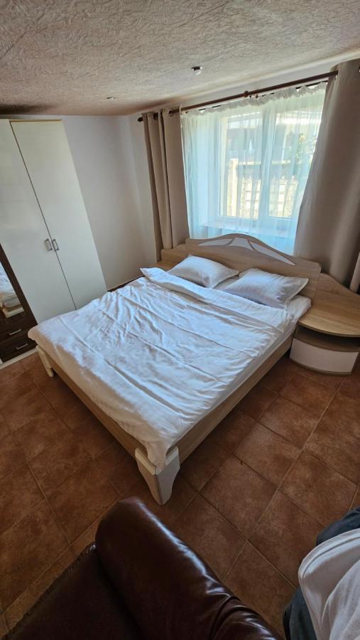 Airport Host Apartment Cluj Napoca Bagian luar foto
